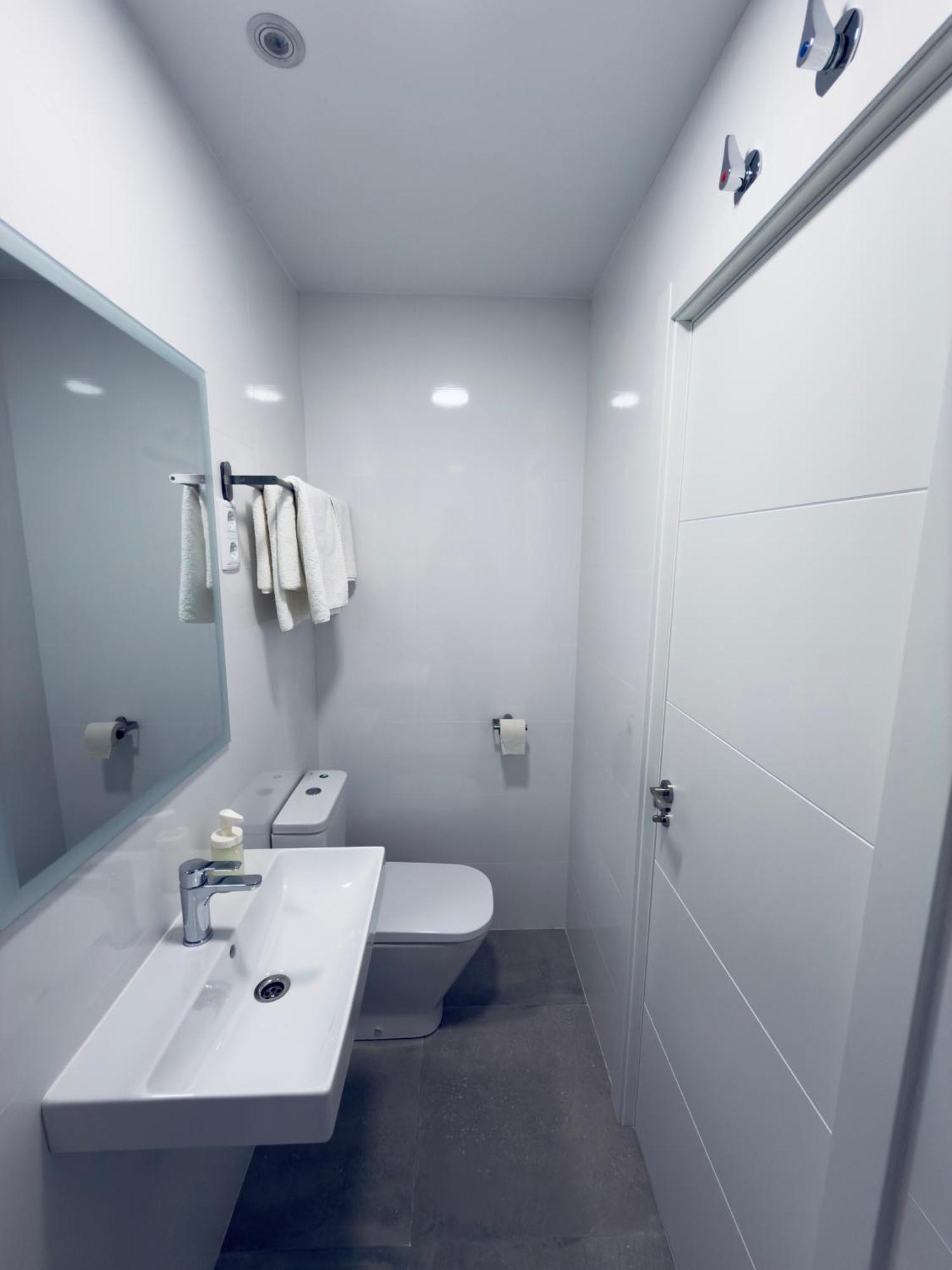 Hostal Conde De Alba 马德里 外观 照片