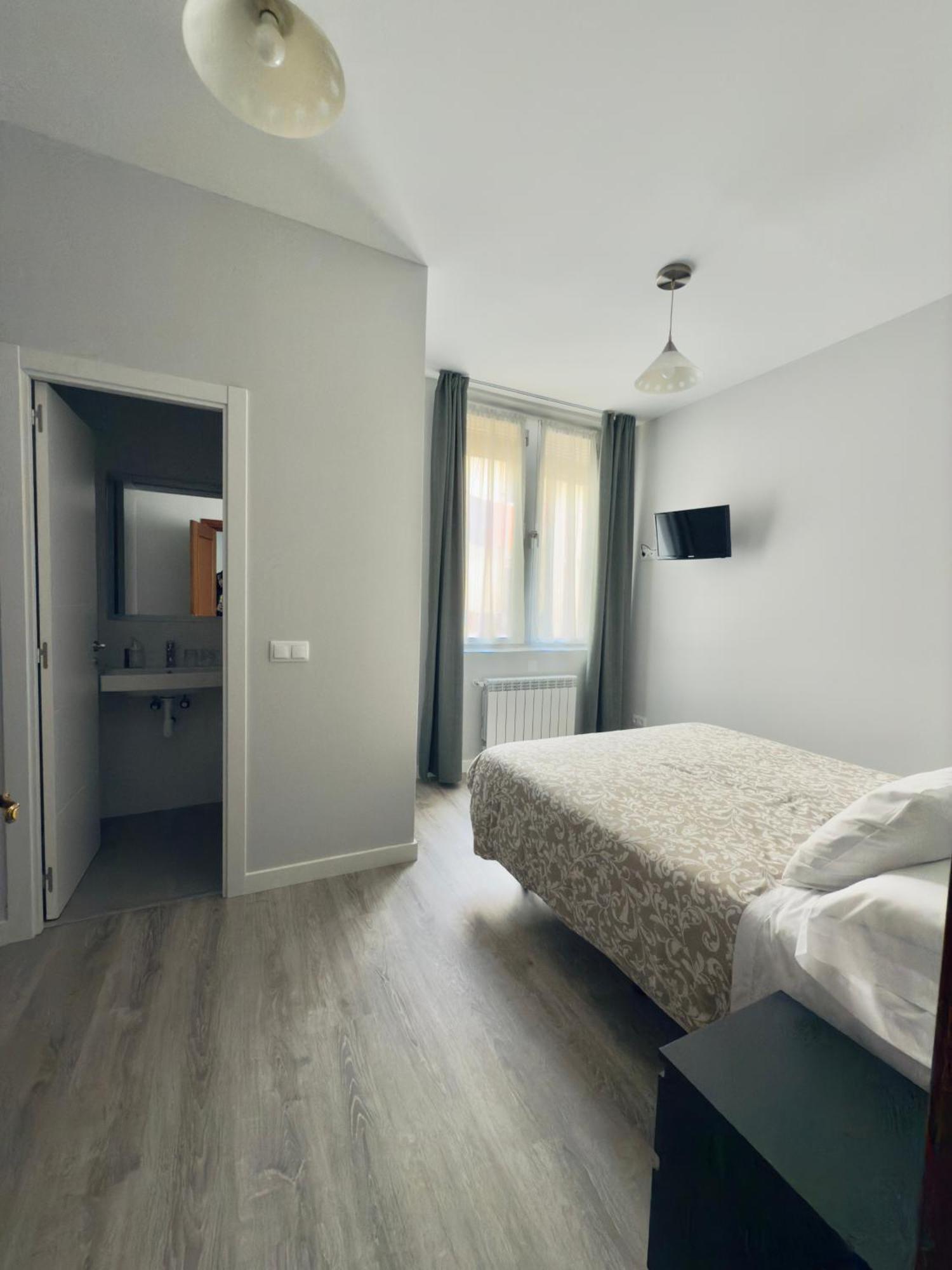 Hostal Conde De Alba 马德里 外观 照片