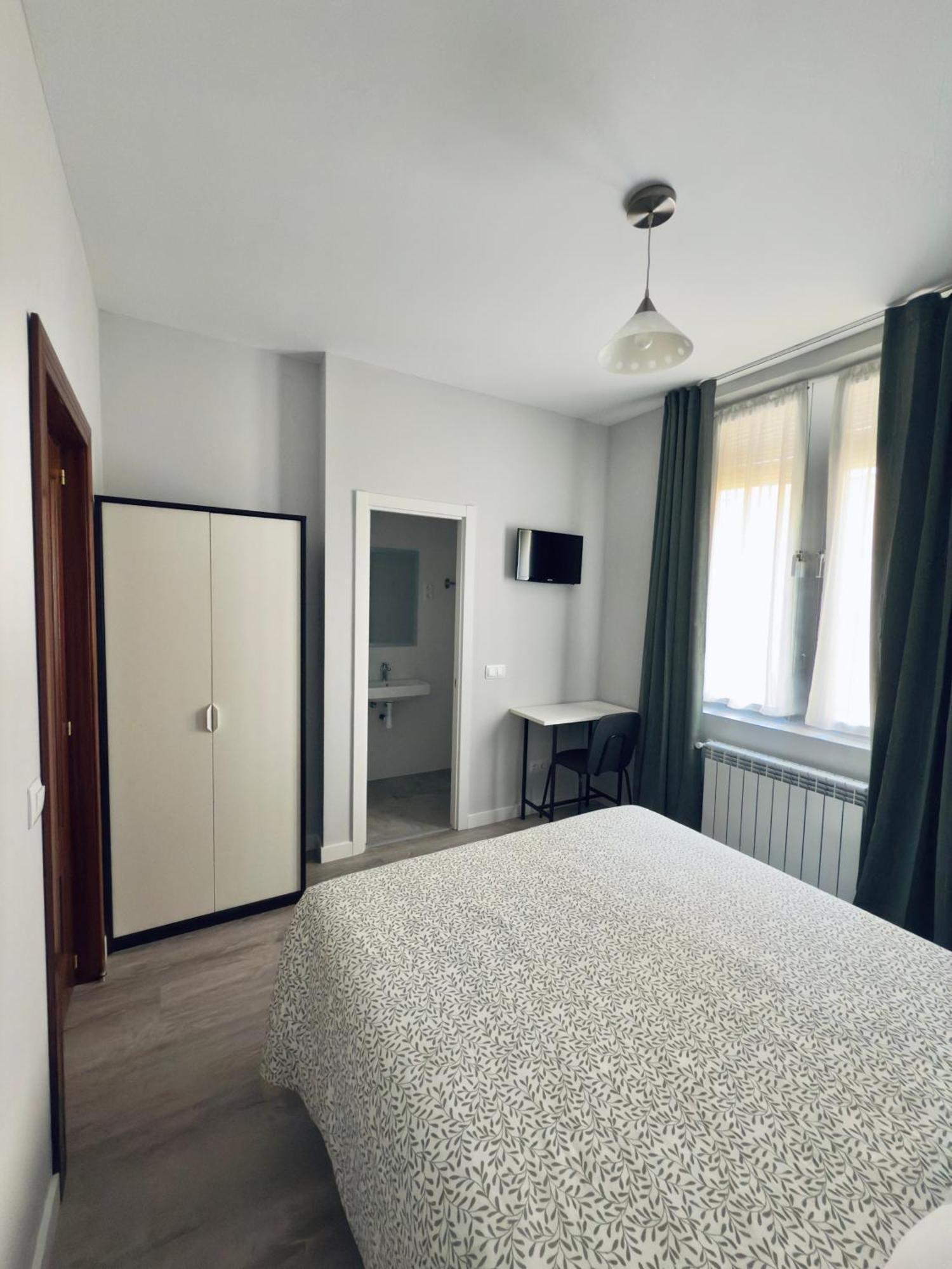 Hostal Conde De Alba 马德里 外观 照片