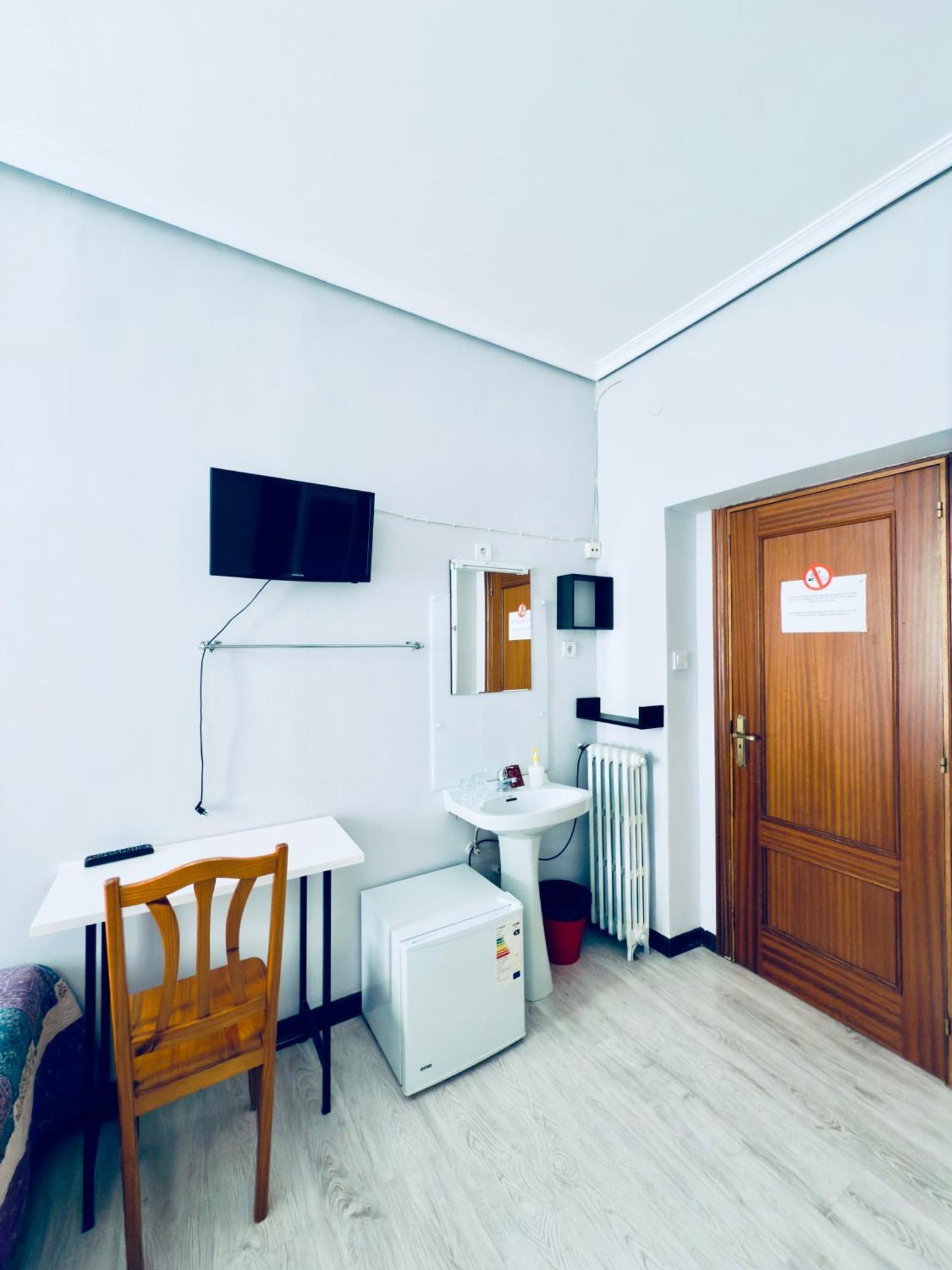 Hostal Conde De Alba 马德里 外观 照片