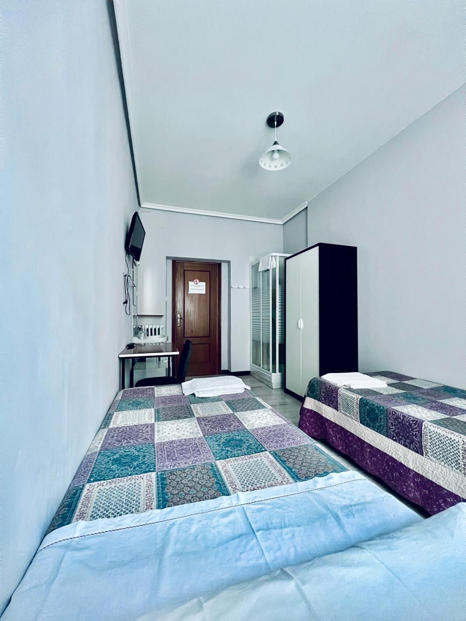 Hostal Conde De Alba 马德里 外观 照片