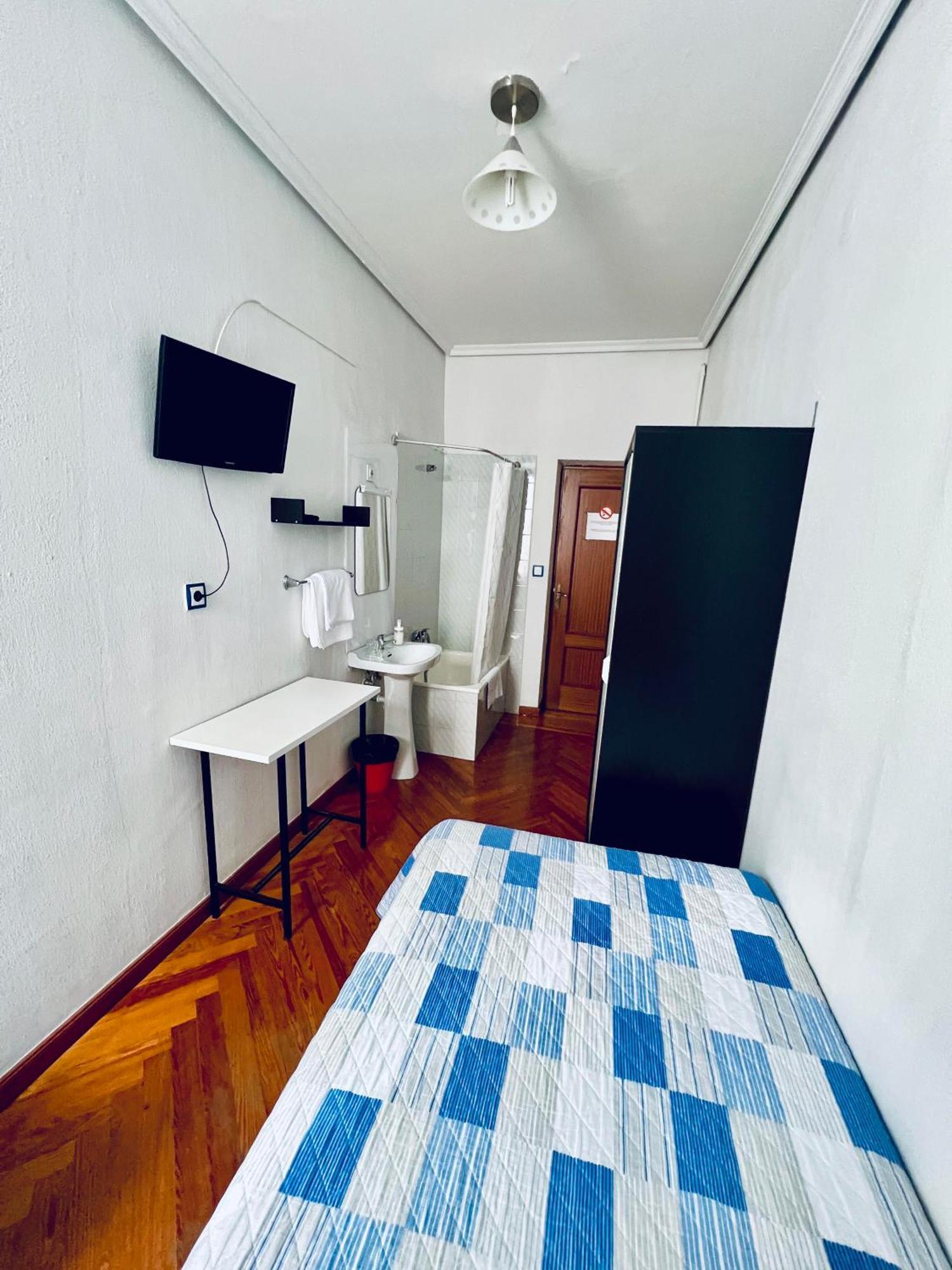 Hostal Conde De Alba 马德里 外观 照片