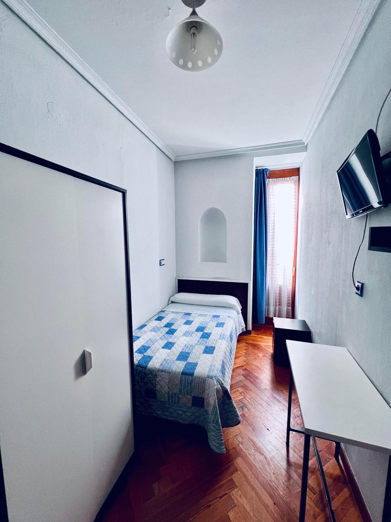 Hostal Conde De Alba 马德里 外观 照片